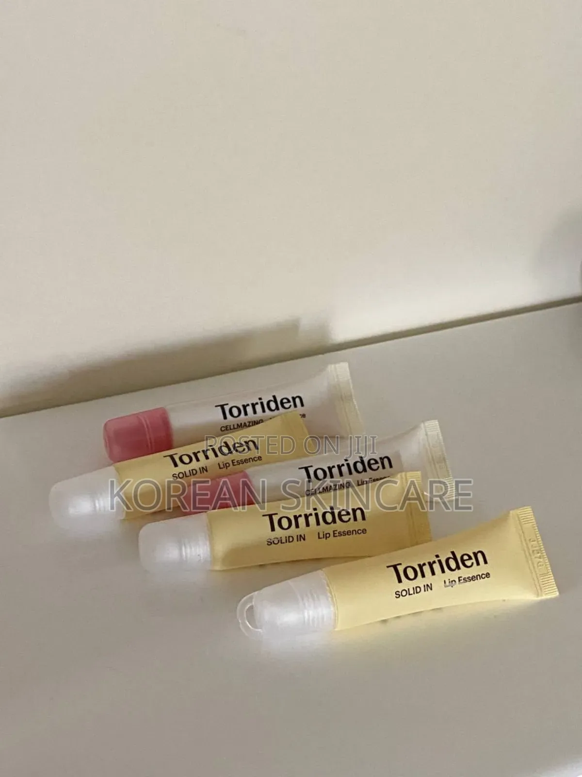 Korean Lip Moisturizing Essence