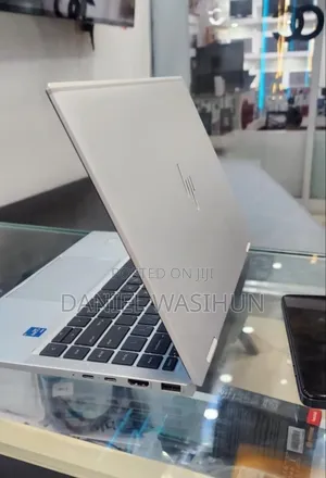 New Laptop HP EliteBook 1040 G8 16GB Intel Core i7 SSD 512GB