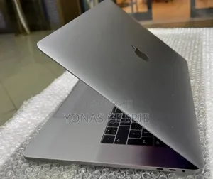 New Laptop Apple MacBook 16GB Intel Core i7 SSD 512GB