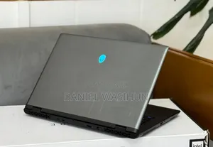 New Laptop Alienware M16 32GB Intel Core Ultra 7 SSD 1T