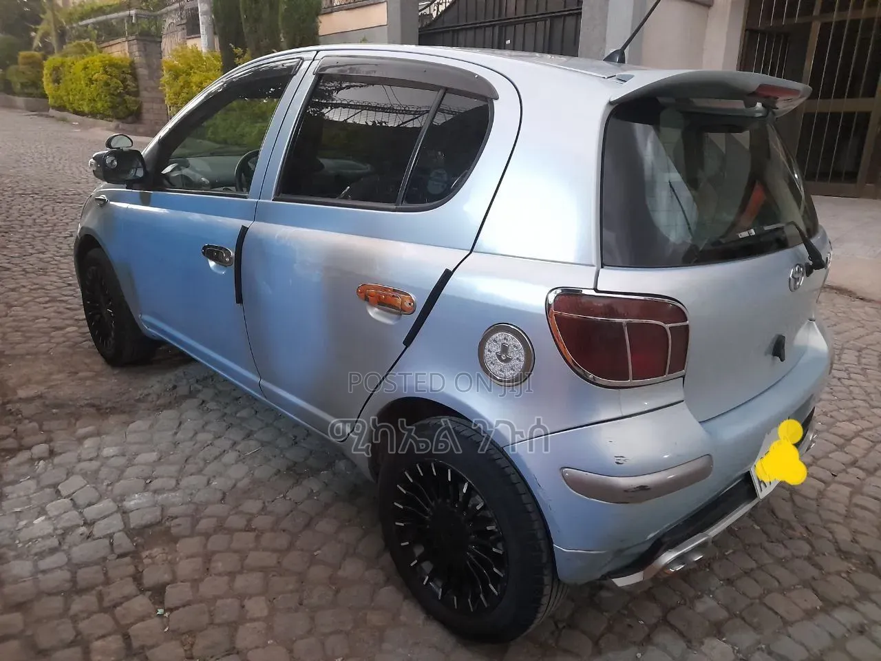 Toyota Vitz 2004 Blue