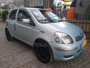 Toyota Vitz 2004 Blue