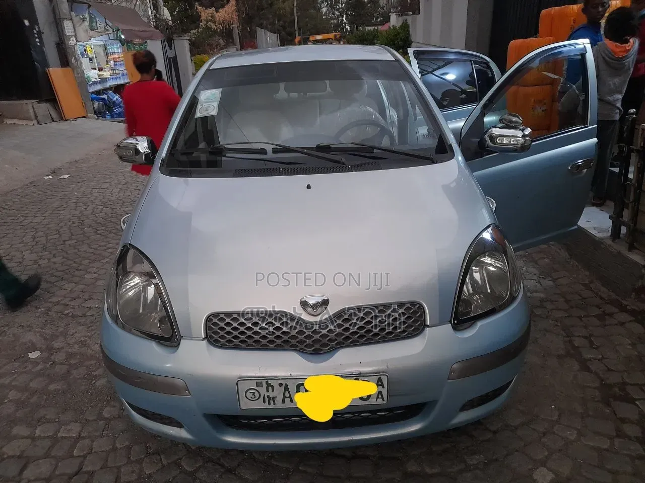 Toyota Vitz 2004 Blue
