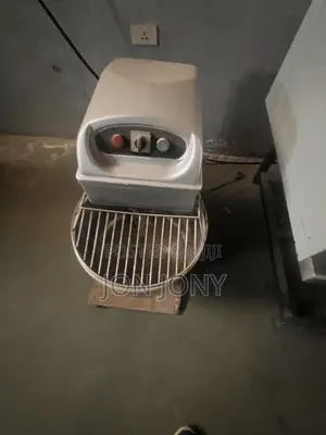 ዳቦ ማቡኪያ እና ኦቨን (ዳቦ መጋገሪያ)