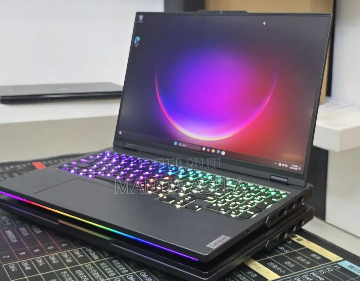 New Laptop Lenovo Legion Pro 7 48GB Intel Core i9 SSD 1T