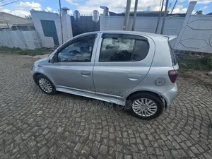 Toyota Vitz 1.0 FWD 3dr 2000 Silver