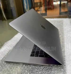 New Laptop Apple MacBook Pro 2017 16GB Intel Core i7 SSD 512GB