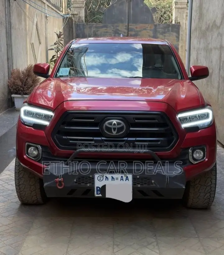 Toyota Tacoma 2018 Red