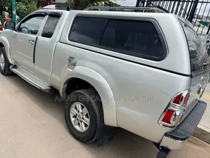 Toyota Hilux 2014 Silver