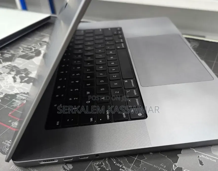 New Laptop Apple MacBook Pro M1 32GB Apple M1 SSD 1T