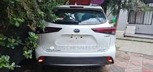 Toyota Grand Highlander Hybrid 2024 White