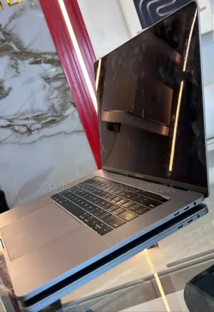 New Laptop Apple MacBook Pro 2016 16GB Intel Core i7 SSD 512GB