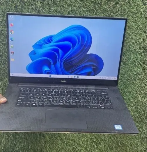 New Laptop Dell Precision 15 5520 16GB Intel Core i7 SSD 512GB