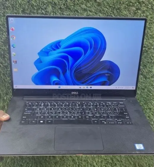 New Laptop Dell Precision 15 5520 16GB Intel Core i7 SSD 512GB