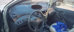 Toyota Vitz 1.0 FWD 3dr 2002 Gold