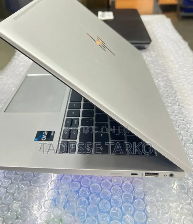 New Laptop HP EliteBook 840 G9 16GB Intel Core i7 SSD 512GB