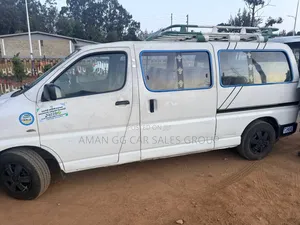 Toyota HiAce 2008 White