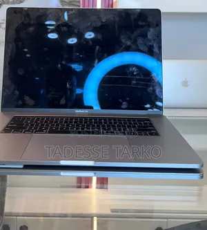 New Laptop Apple MacBook Pro 2018 16GB Intel Core i7 SSD 512GB