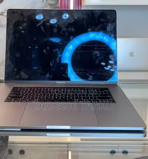 New Laptop Apple MacBook Pro 2018 16GB Intel Core i7 SSD 512GB