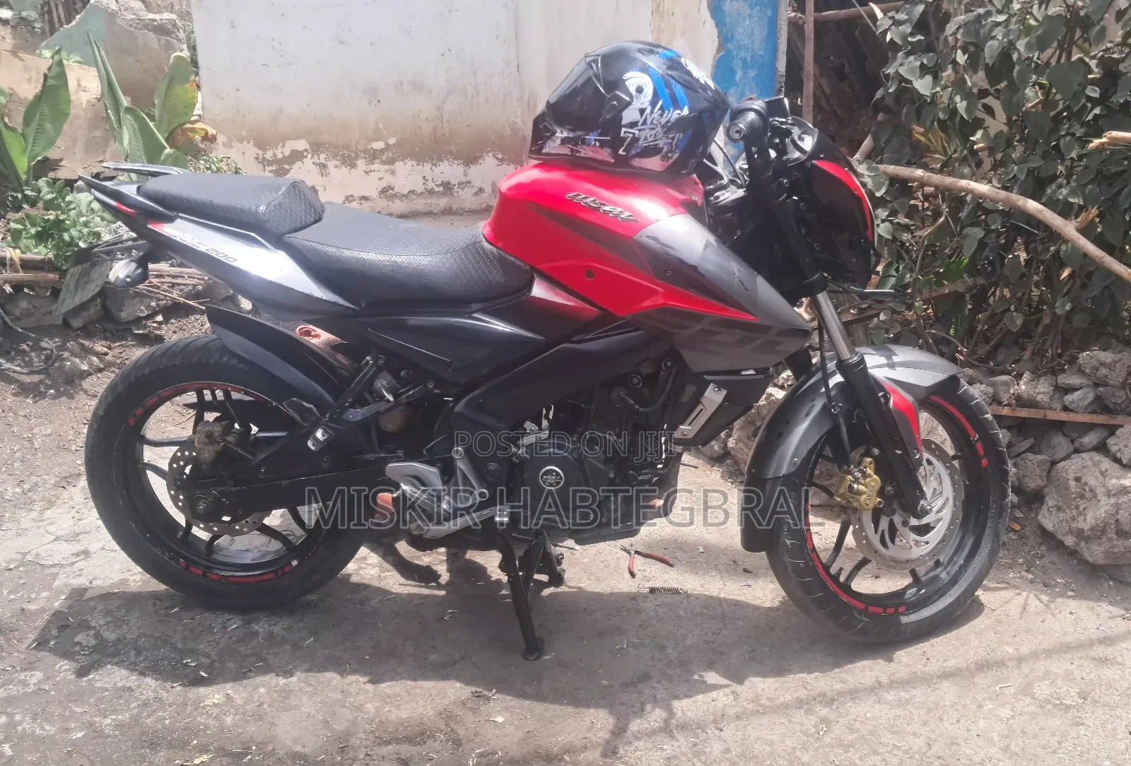 Bajaj Pulsar NS 200 2018 Red