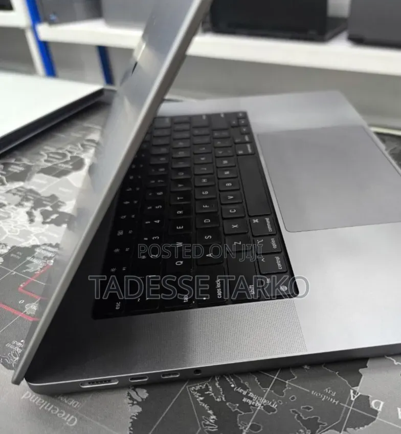 New Laptop Apple MacBook Pro M1 32GB Apple M1 Max SSD 1T