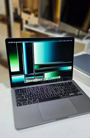 New Laptop Apple MacBook Pro 2023 M2 8GB Apple M2 SSD 256GB