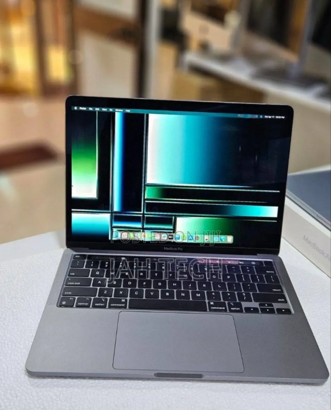 New Laptop Apple MacBook Pro 2023 M2 8GB Apple M2 SSD 256GB