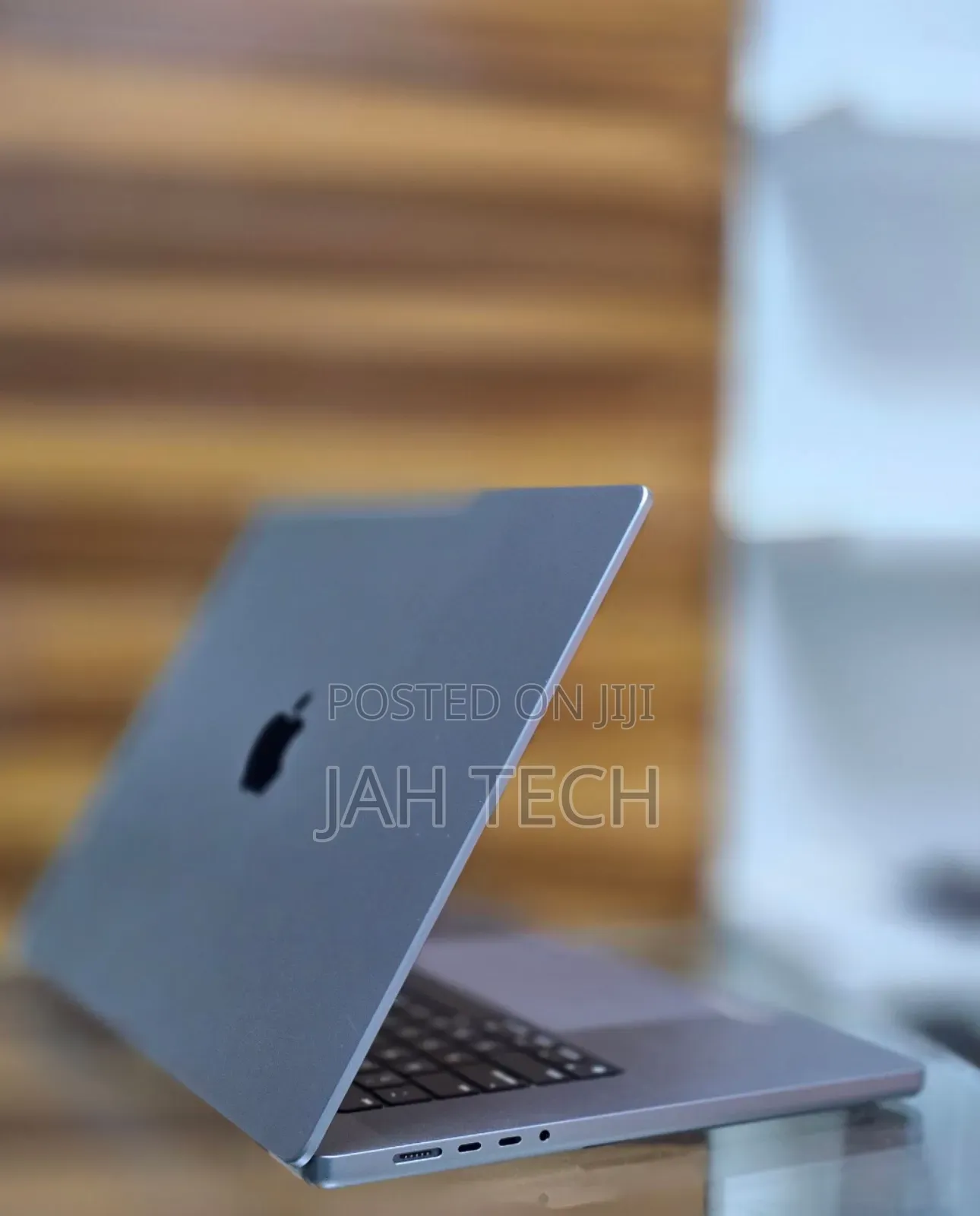 New Laptop Apple MacBook Pro M1 32GB Apple M1 Pro SSD 512GB