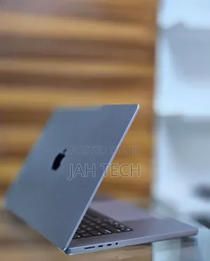 New Laptop Apple MacBook Pro M1 32GB Apple M1 Pro SSD 512GB