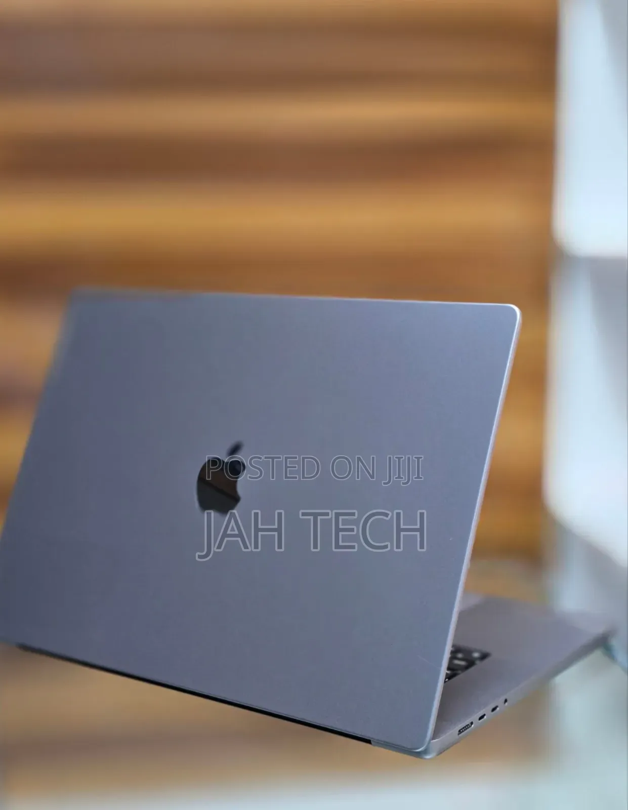 New Laptop Apple MacBook Pro M1 32GB Apple M1 Pro SSD 512GB