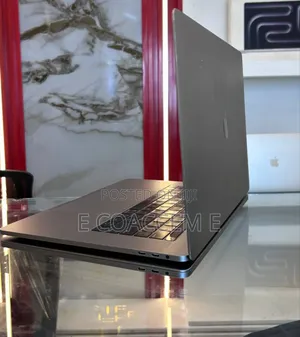 New Laptop Apple MacBook 2018 16GB Intel Core i7 SSD 512GB