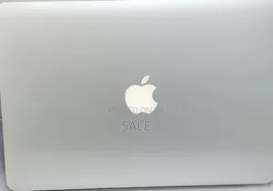 New Laptop Apple MacBook Pro 2017 8GB Intel Core i5 SSD 256GB