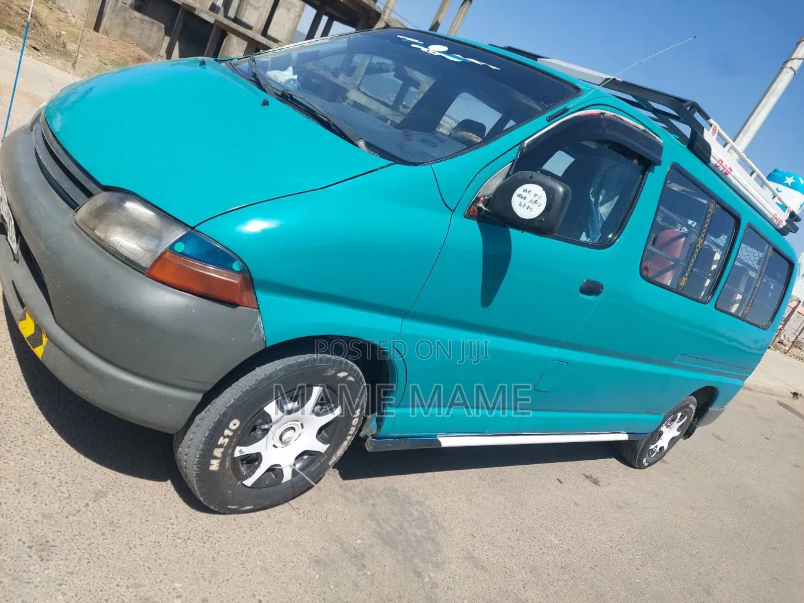 Toyota HiAce 2000 Green