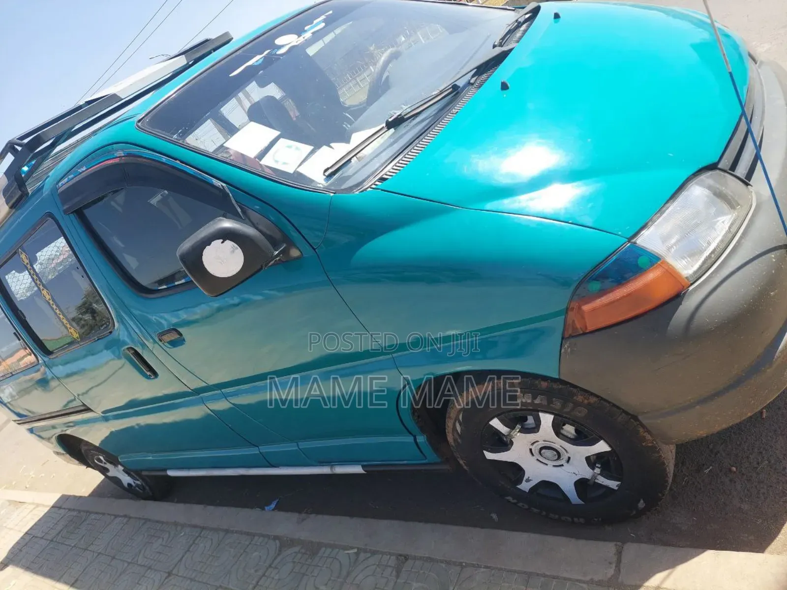 Toyota HiAce 2000 Green