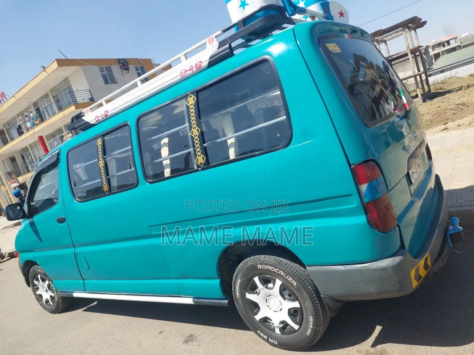Toyota HiAce 2000 Green