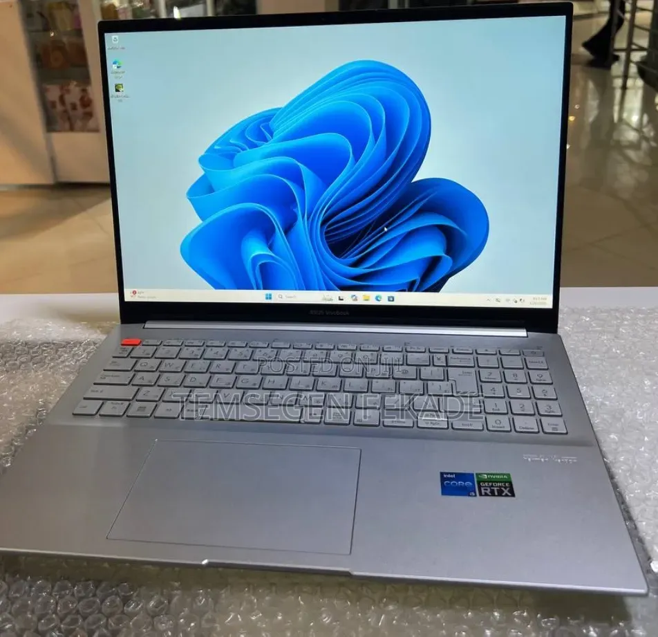 New Laptop Asus 16GB Intel Core i5 SSD 512GB