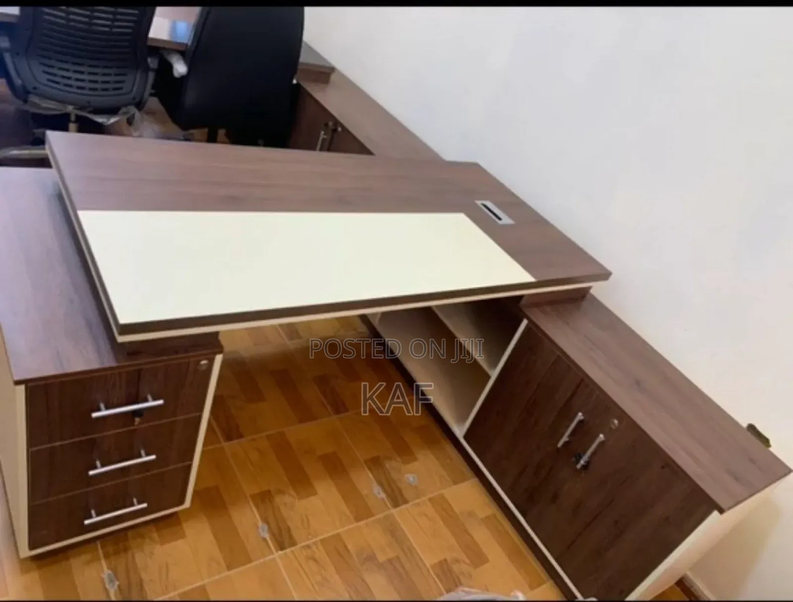 Managerial Table Size 2.40