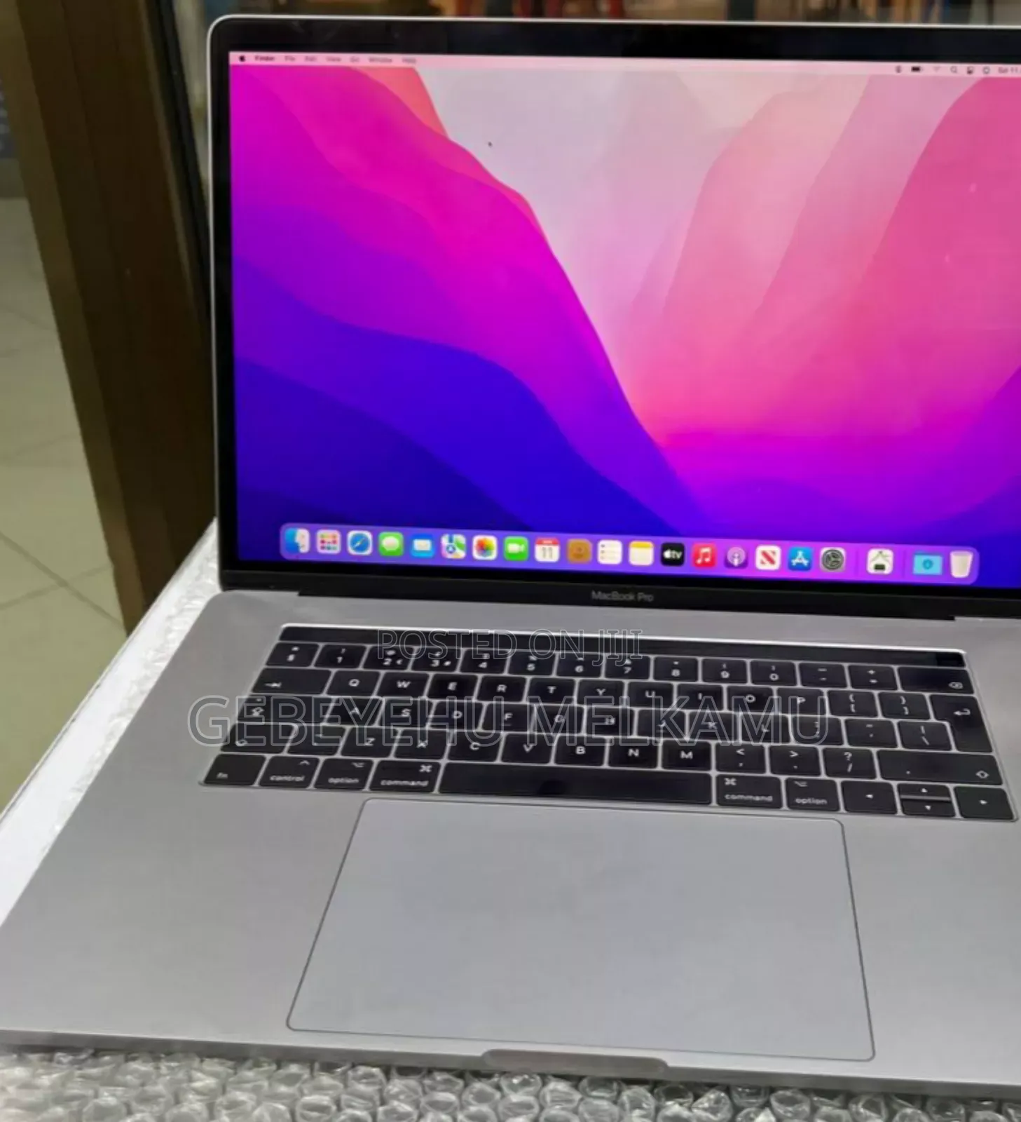 New Laptop Apple MacBook Pro 2017 16GB Intel Core i7 SSD 512GB