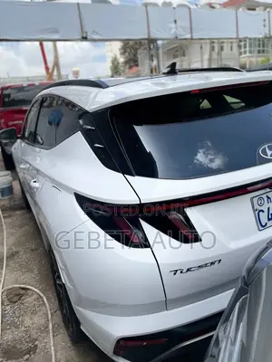 Hyundai Tucson 2022 White