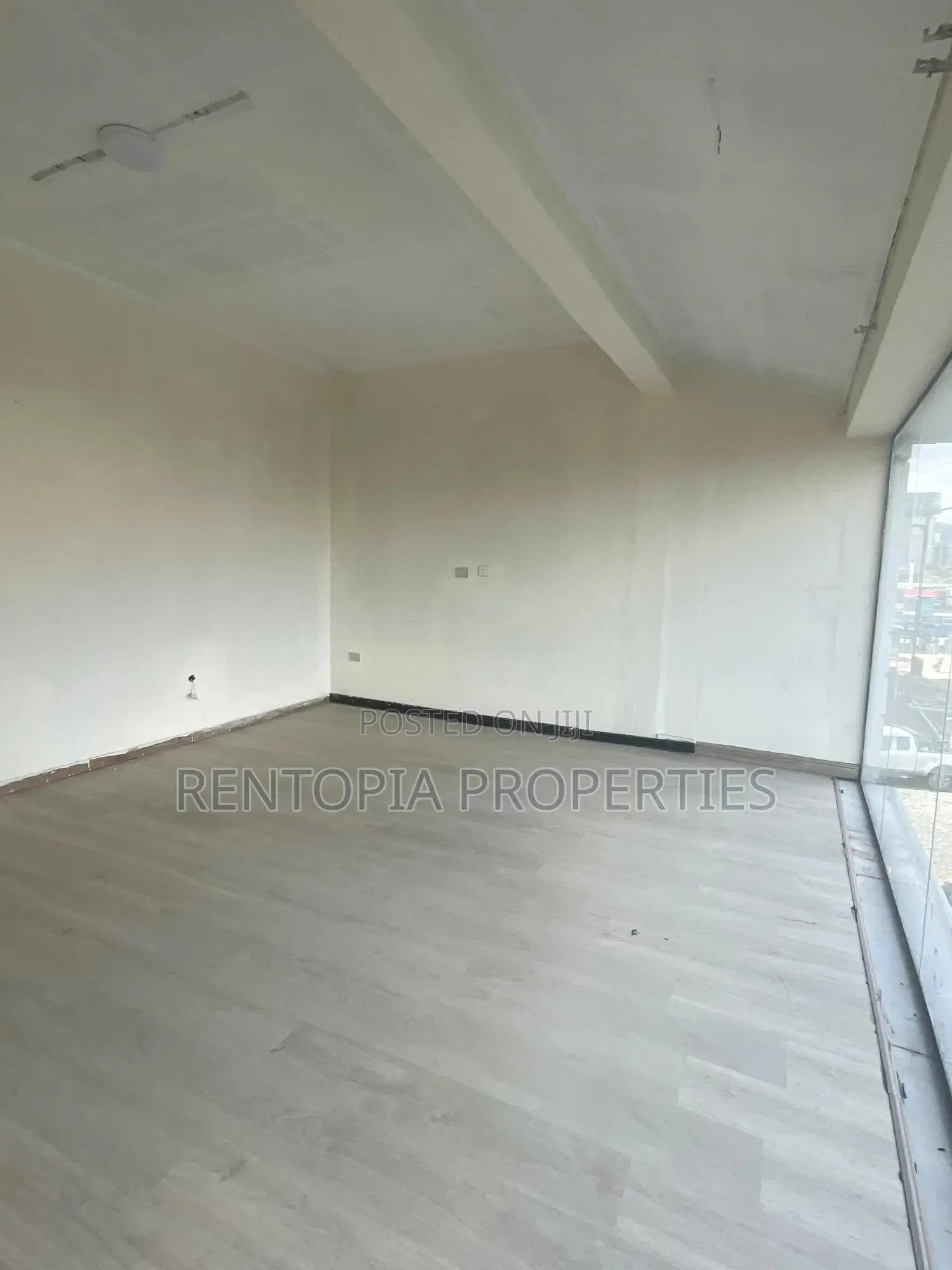 Commercial Space for Rent at Bole