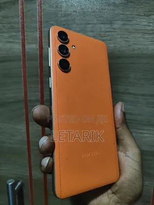 Samsung Galaxy C55 256 GB Orange