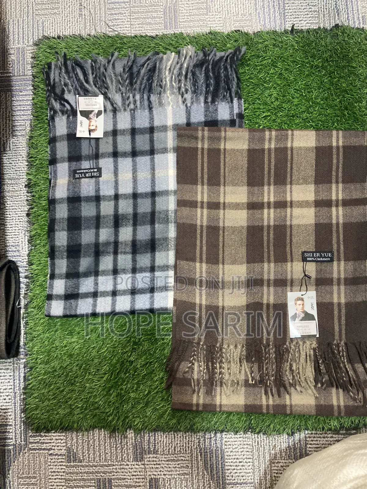 Luxurious 100% Cashmere Plaid Scarf