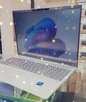 New Laptop HP Pavilion 15-cs3063cl 16GB Intel Core i7 SSD 1T