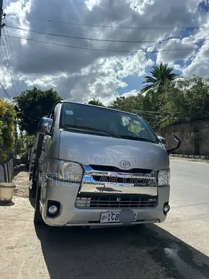 Toyota HiAce 2007 Silver