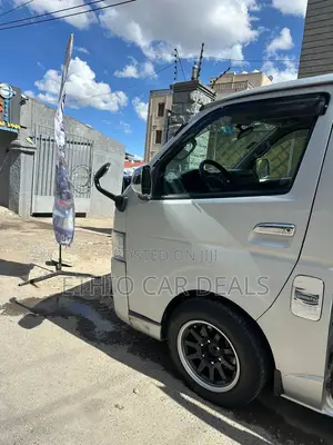 Toyota HiAce 2007 Silver