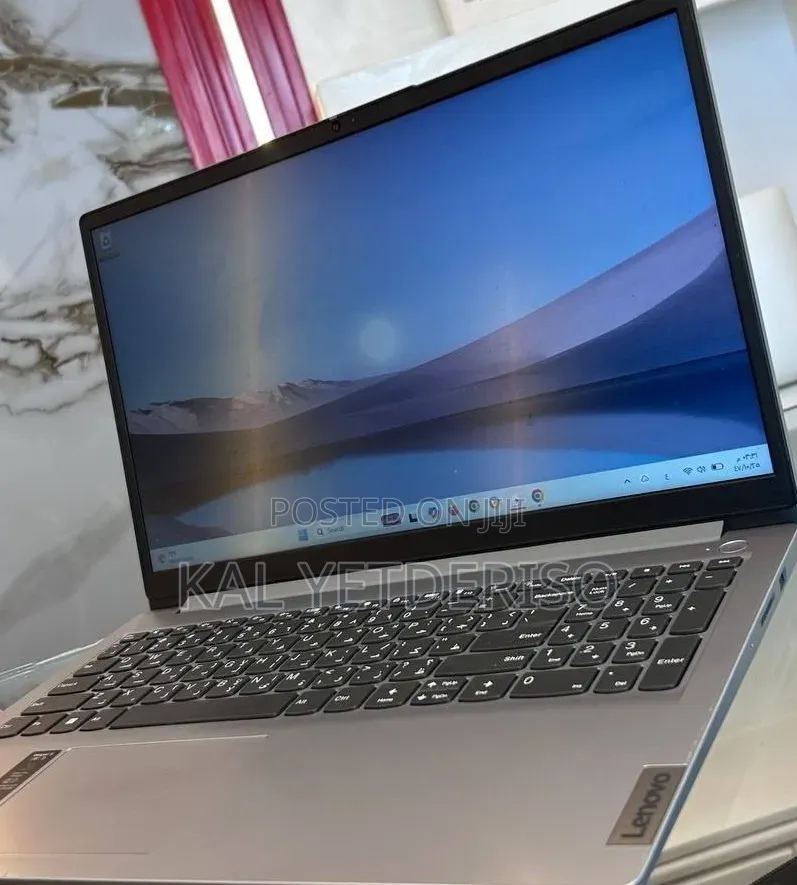 New Laptop Lenovo Ideapad 3 4GB Intel Core i5 SSD 256GB