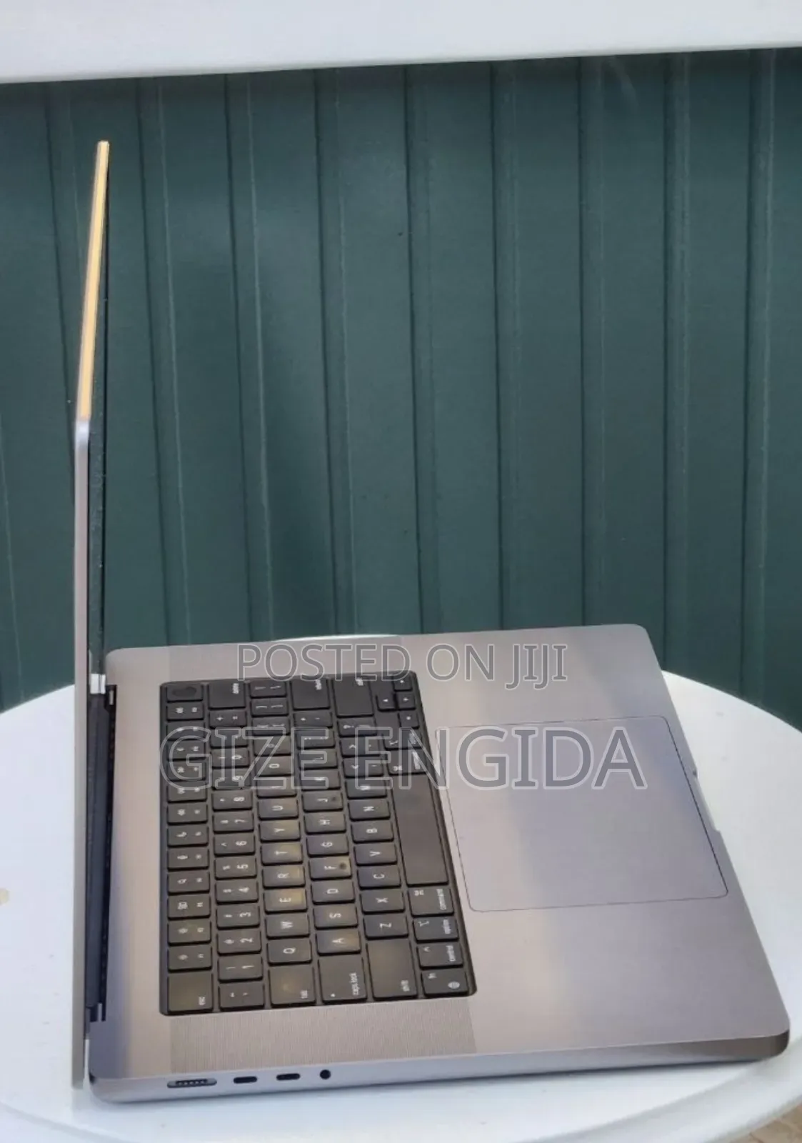 New Laptop Apple MacBook Pro 2021 M1 16GB Apple M1 Max SSD 512GB