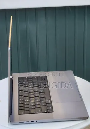 New Laptop Apple MacBook Pro 2021 M1 16GB Apple M1 Max SSD 512GB