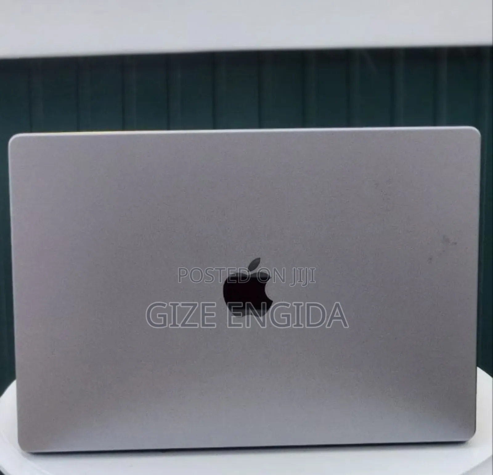 New Laptop Apple MacBook Pro 2021 M1 16GB Apple M1 Max SSD 512GB
