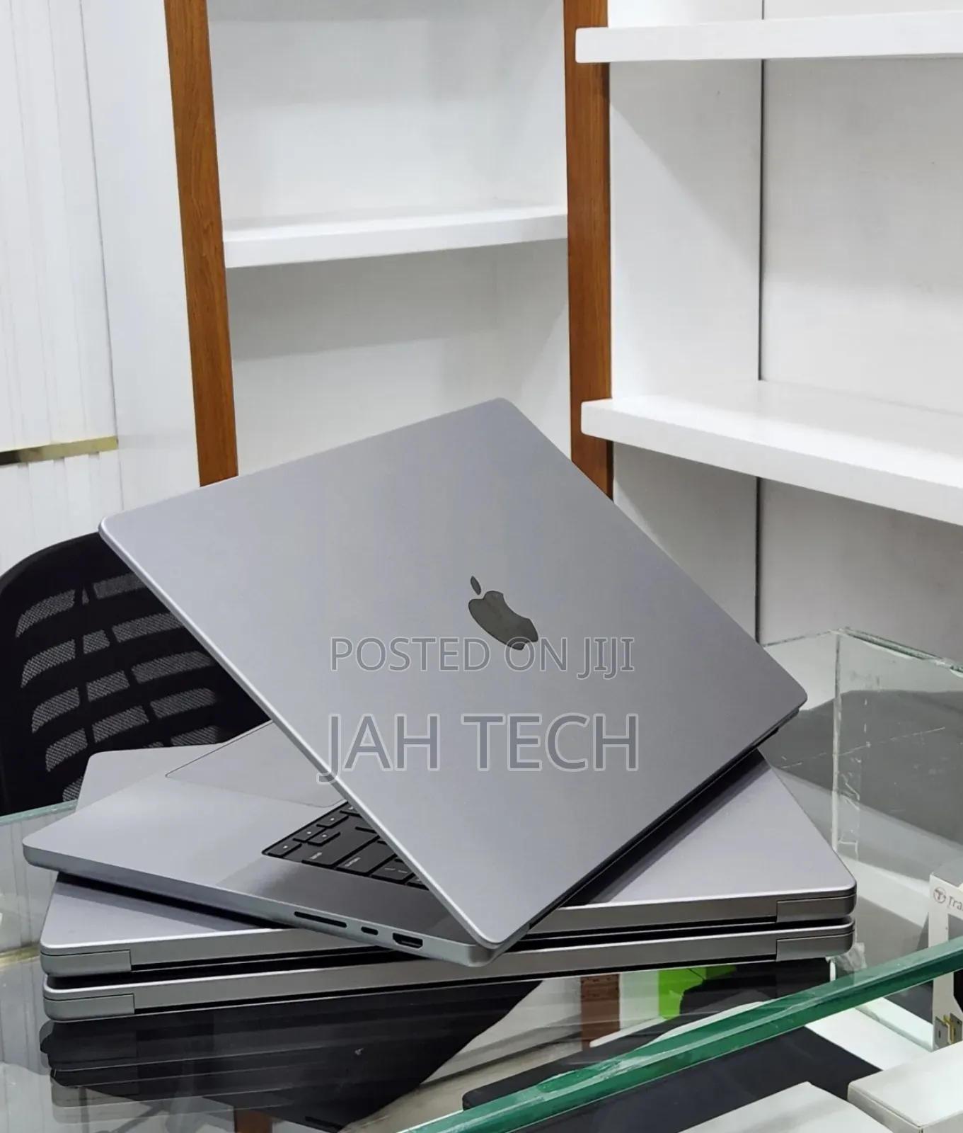 New Laptop Apple MacBook Pro M1 32GB Apple M1 Pro SSD 512GB